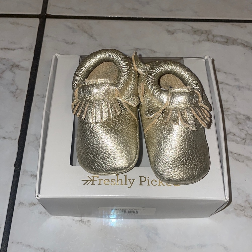 Freshly picked moccasin. Size 1